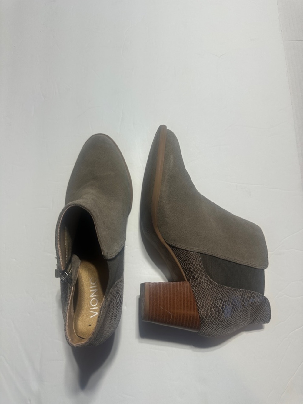 Vionic Anne suede upper tan snake print booties w block heel side zipper sz 10